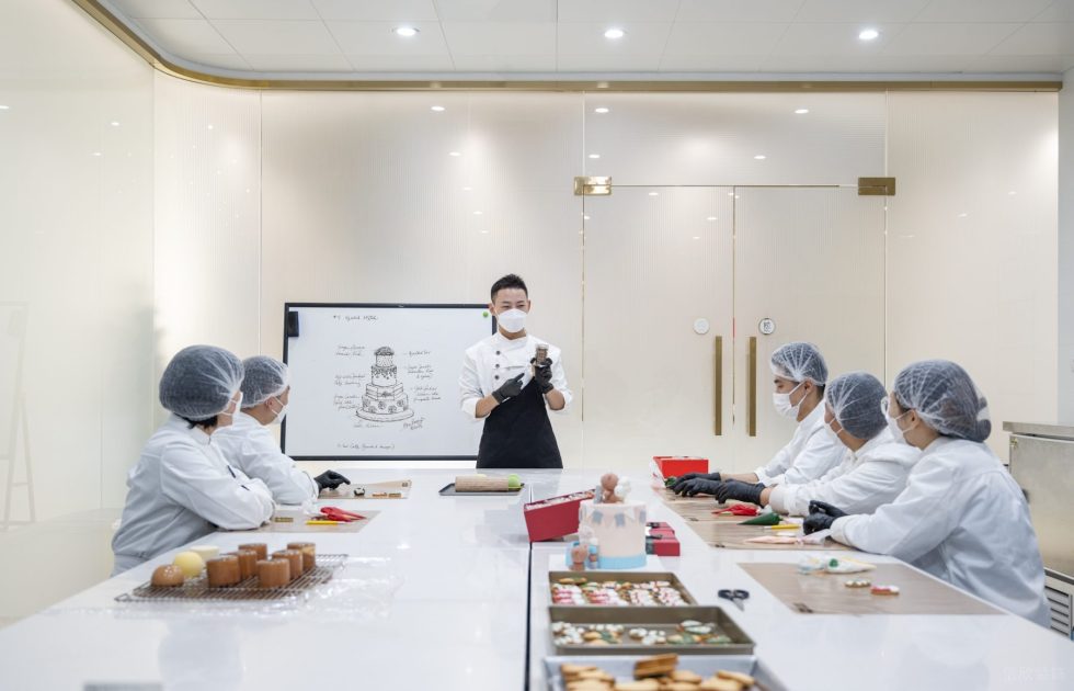 深圳市南山區(qū)科技園現(xiàn)代風(fēng)烘培體驗店裝修設(shè)計效果圖-烘焙區(qū)域 深圳市南山區(qū)科技園現(xiàn)代風(fēng)烘培體驗店裝修設(shè)計效果圖-烘焙區(qū)域