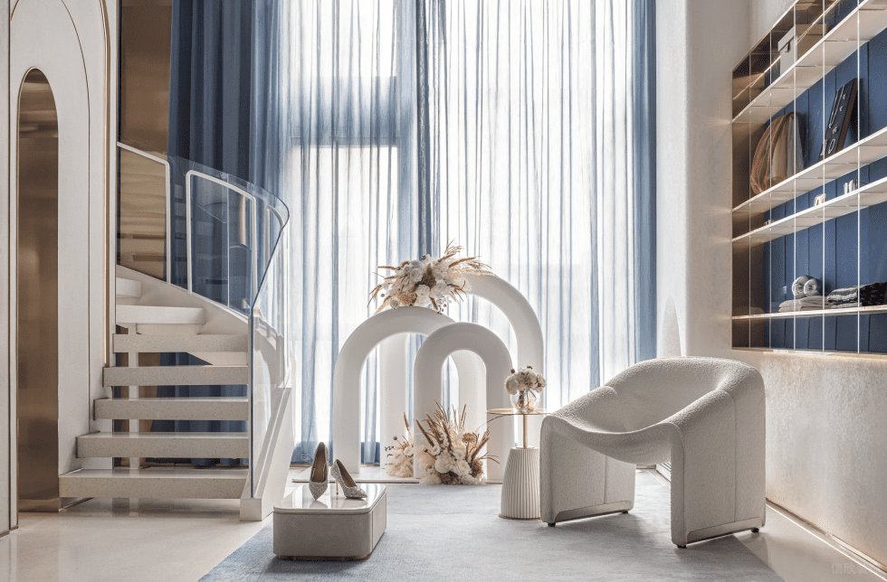 深圳市南山區(qū)蛇口現(xiàn)代輕奢風禮服店裝修設(shè)計-接待區(qū)