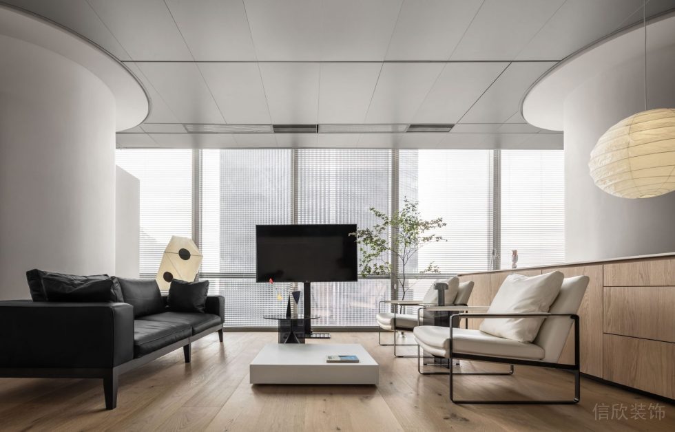 深圳市南山區(qū)天瓏大廈現代簡約原木風辦公室裝修設計方案 前臺服務臺和接待區(qū) (2)