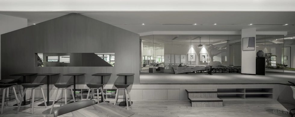 現(xiàn)代園林景觀辦公室裝修設(shè)計(jì) 休息區(qū)黑色噴漆鐵藝獨(dú)立用餐桌