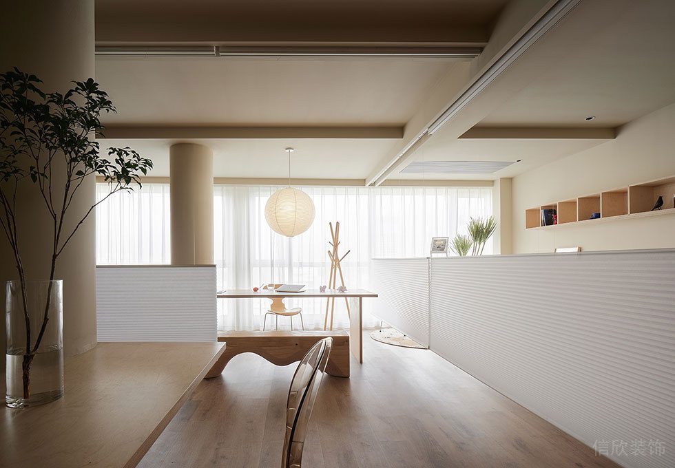 現(xiàn)代原木簡約風格辦公室裝修設計方案 百葉簾隔斷 (2)