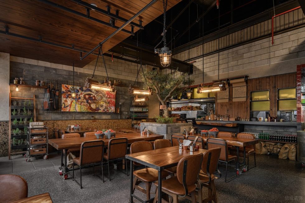 法式復(fù)古餐廳鏈條式吊燈裝修設(shè)計