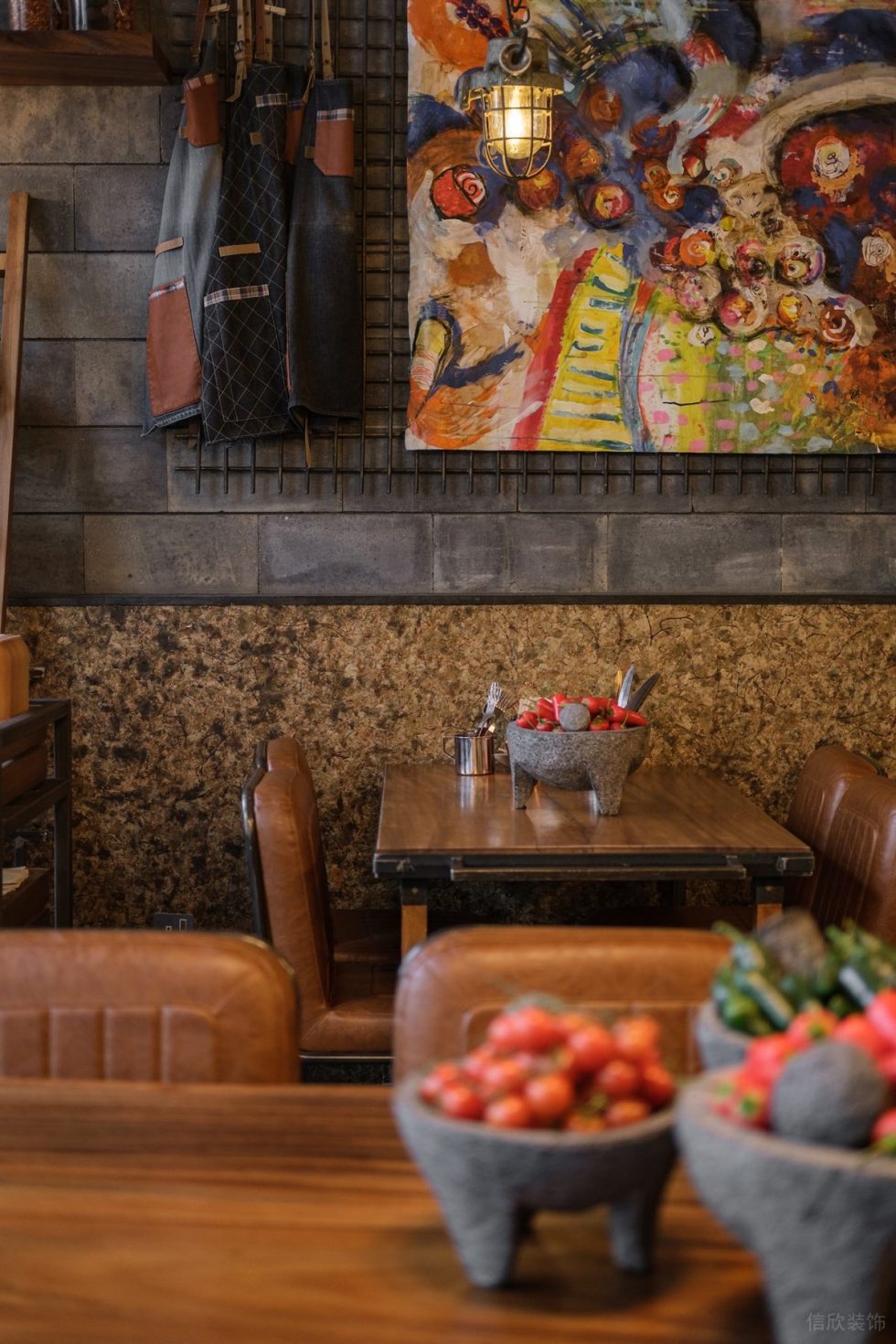 法式復(fù)古餐廳文藝墻布裝修設(shè)計