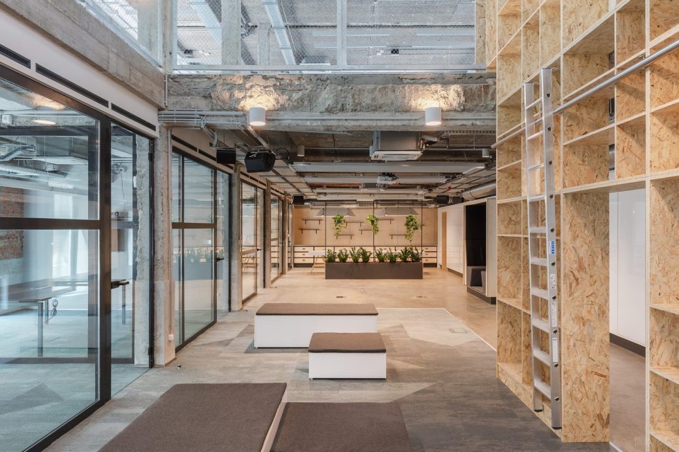 工業(yè)風(fēng)辦公室裝修設(shè)計 一層大廳接待休息區(qū)