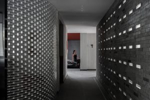 工業(yè)極簡(jiǎn)風(fēng)酒廳過(guò)道水泥玻璃磚裝修設(shè)計(jì)圖