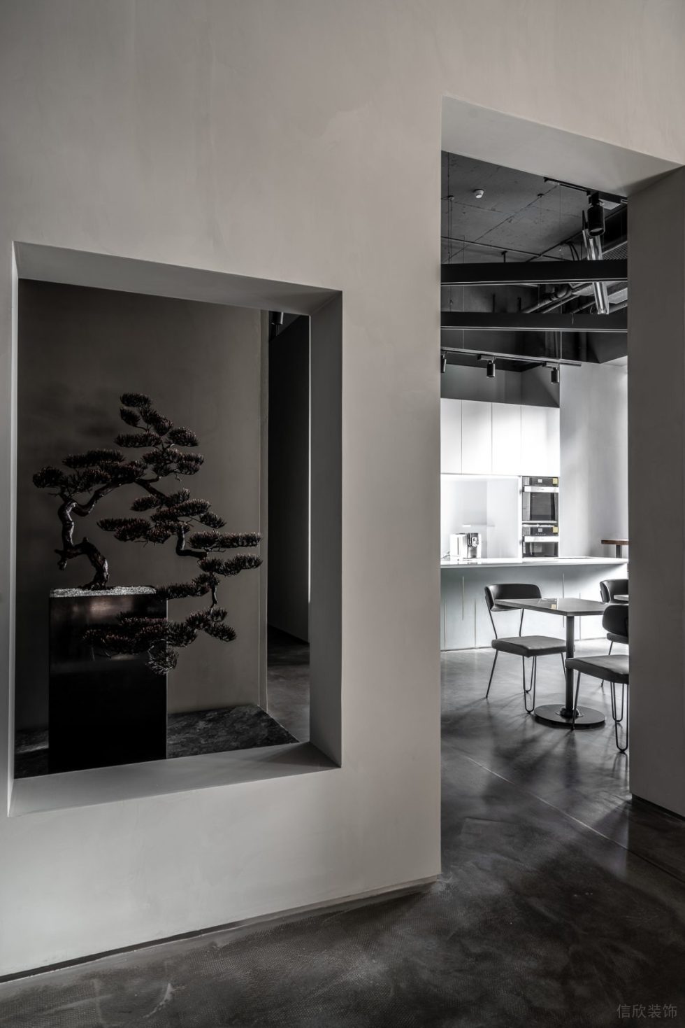 灰色極簡工業(yè)風(fēng)辦公室裝修設(shè)計深色調(diào)植物盆景 灰色極簡工業(yè)風(fēng)辦公室裝修設(shè)計深色調(diào)植物盆景