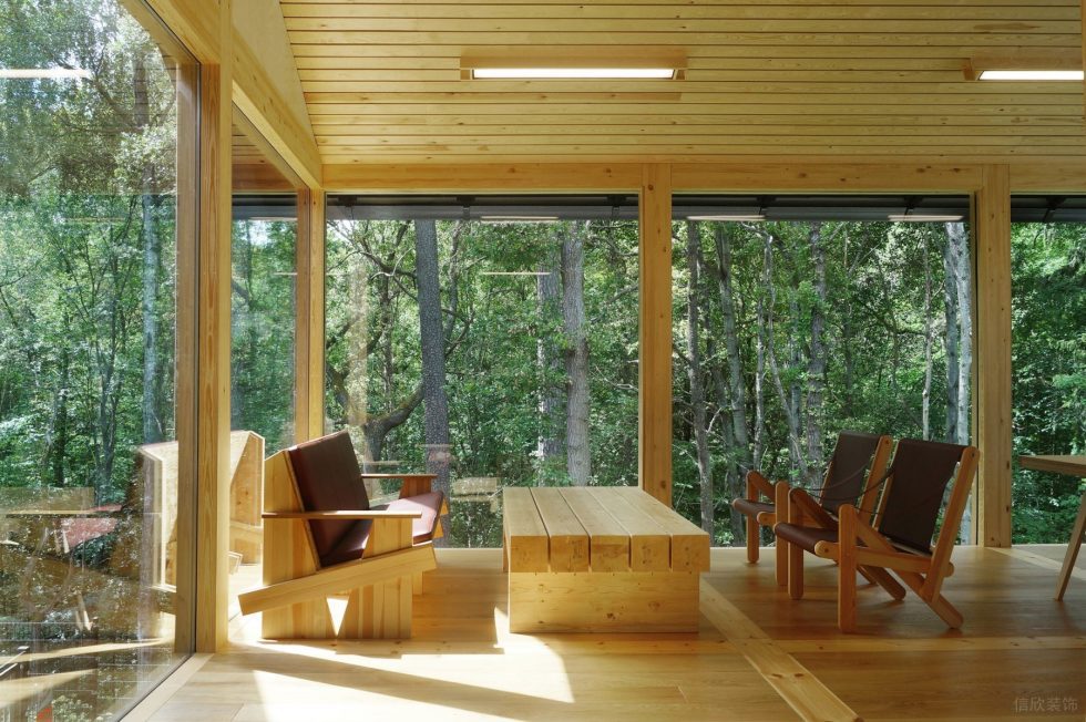 戶外全木結(jié)構(gòu)辦公室裝修設(shè)計(jì) 洽談區(qū)