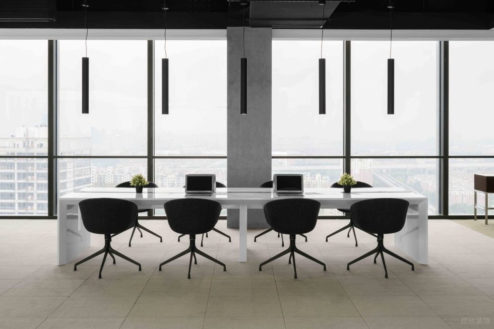 潔白現(xiàn)代風(fēng)辦公室裝修設(shè)計白色大理石工作臺 潔白現(xiàn)代風(fēng)辦公室裝修設(shè)計白色大理石工作臺