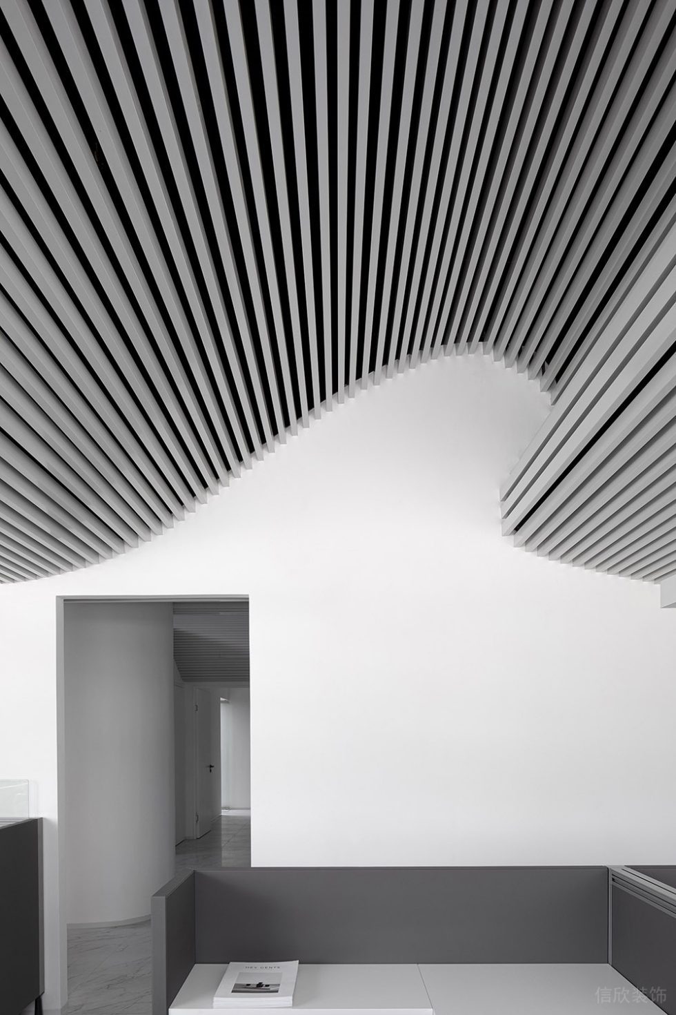 極簡風(fēng)藝術(shù)辦公室裝修設(shè)計(jì) 格子型公共辦公區(qū)