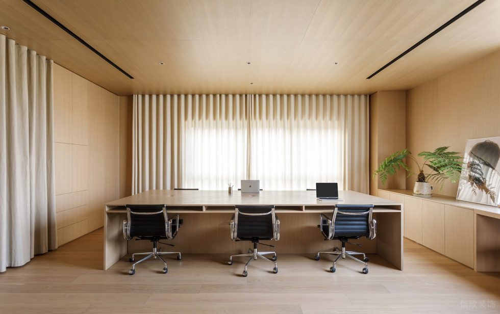簡(jiǎn)約北歐風(fēng)辦公室裝修設(shè)計(jì) 公共工作區(qū)