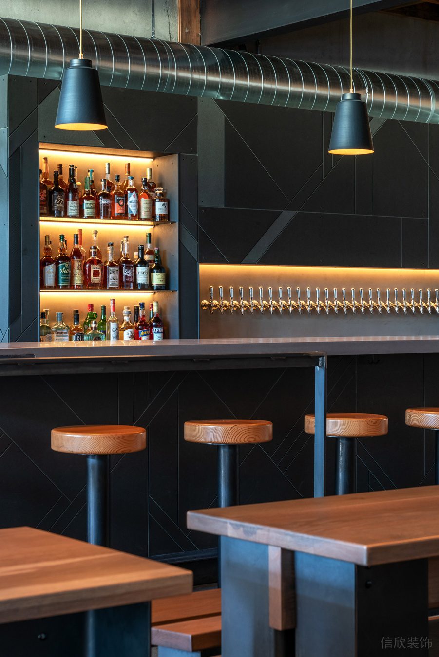 簡約黑科技西餐廳吧臺燈光裝修設(shè)計