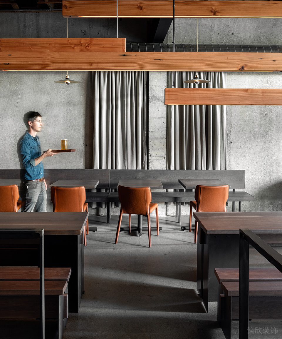 簡約黑科技西餐廳用餐區(qū)原始背景墻裝修設(shè)計