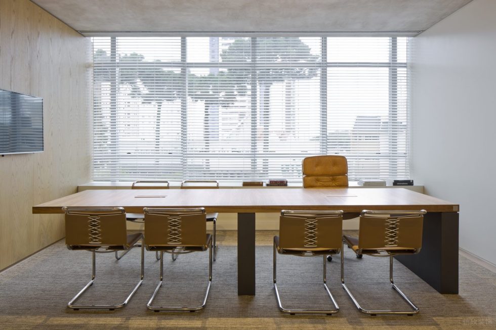 簡約原木風辦公室裝修設計原木色會議桌 簡約原木風辦公室裝修設計原木色會議桌