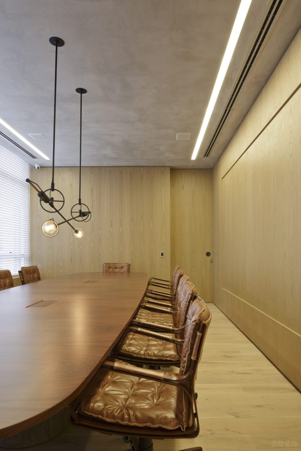 簡約原木風辦公室裝修設計水泥色天花 簡約原木風辦公室裝修設計水泥色天花