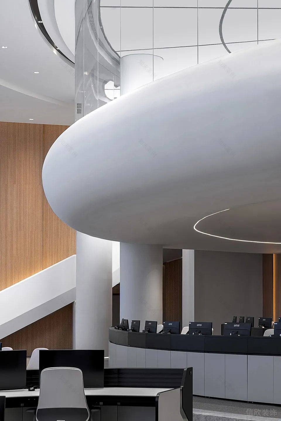 摩登現(xiàn)代風(fēng)辦公室裝修案例圓弧形綜合辦公廳