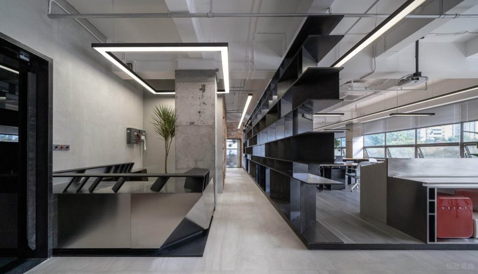 美式工業(yè)風(fēng)辦公室裝修設(shè)計黑灰色過道 美式工業(yè)風(fēng)辦公室裝修設(shè)計黑灰色過道