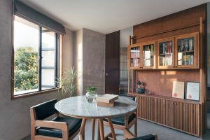 清新原木風(fēng)辦公室裝修設(shè)計(jì)木色洽談室效果圖