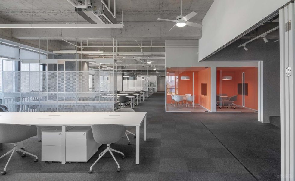 時(shí)尚極簡(jiǎn)風(fēng)辦公室裝修設(shè)計(jì)灰色布藝辦公椅 時(shí)尚極簡(jiǎn)風(fēng)辦公室裝修設(shè)計(jì)灰色布藝辦公椅