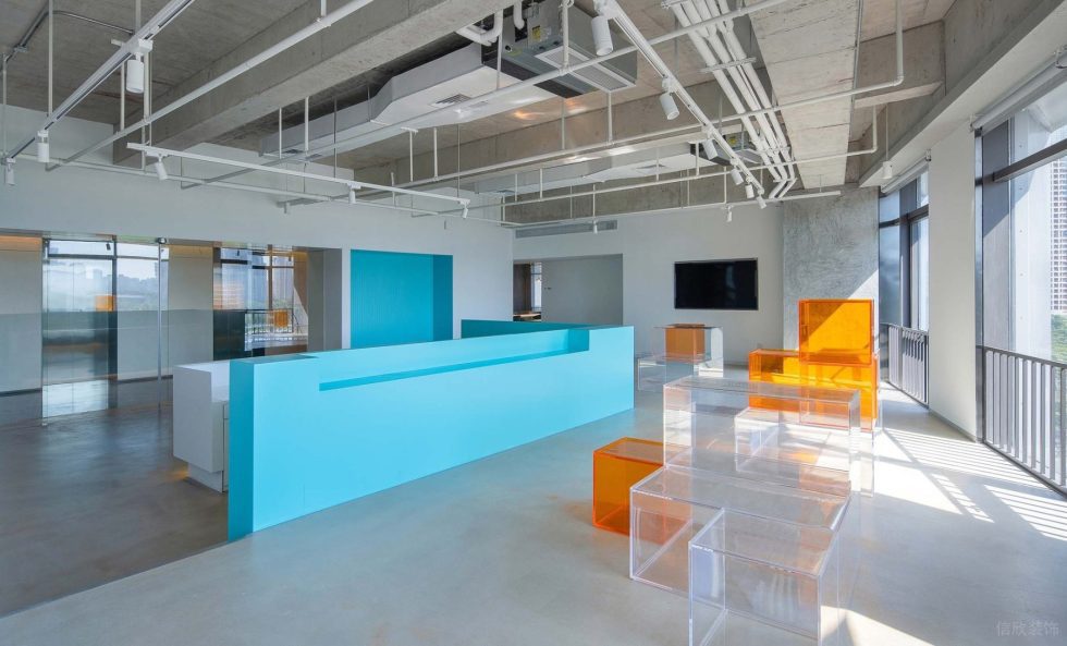 時尚極簡風(fēng)辦公室裝修設(shè)計多彩色前廳效果圖