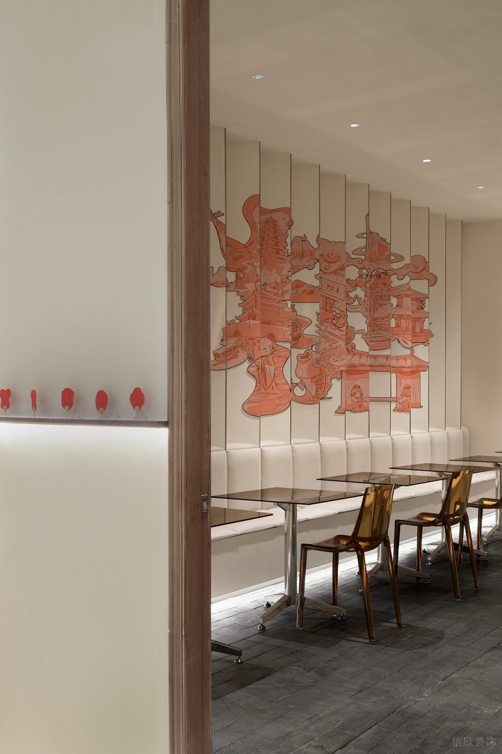 素雅白色甜品店紅色字體背景裝修設(shè)計