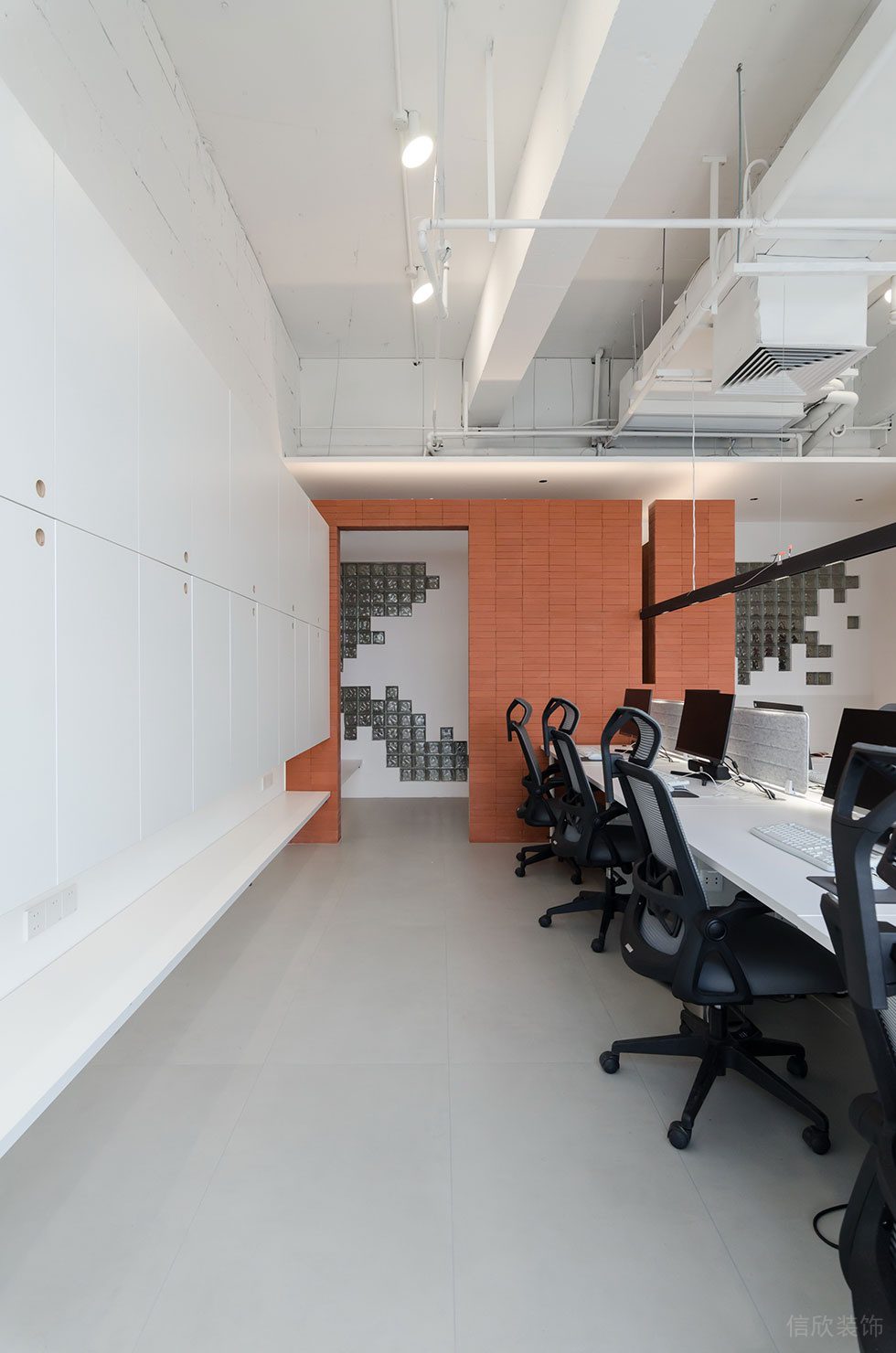 深圳南山后海海信南方簡(jiǎn)約工業(yè)風(fēng)風(fēng)辦公室裝修設(shè)計(jì)案例 過道