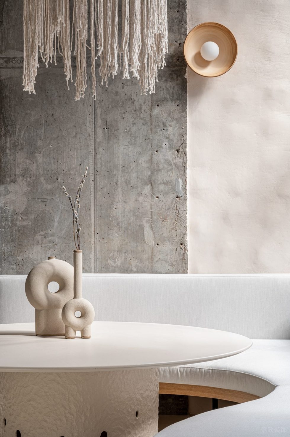 深圳市簡約侘寂風(fēng)甜品店幾何花器修設(shè)計(jì)效果圖