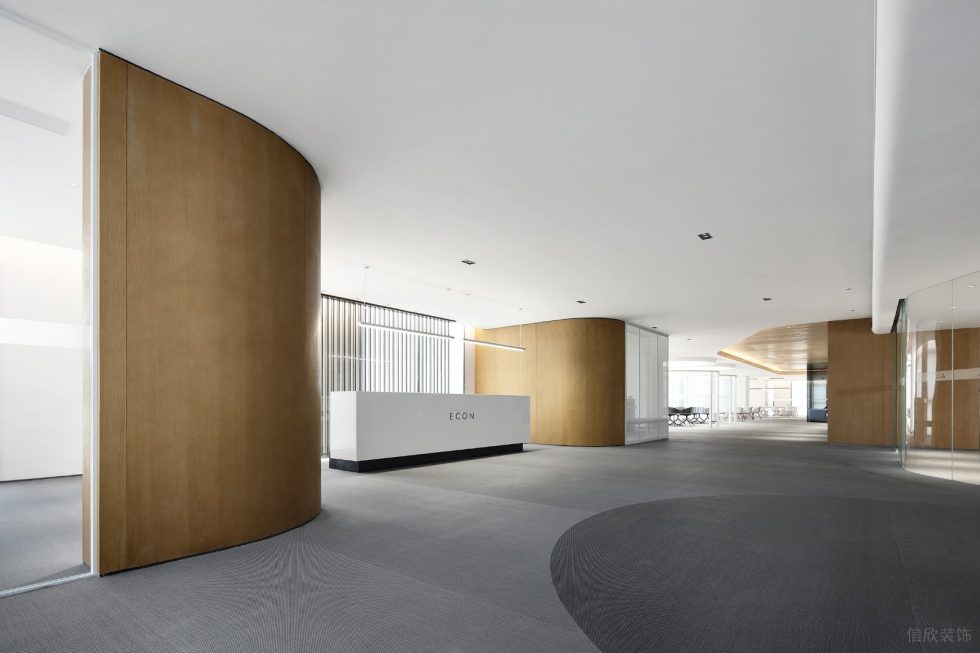 現(xiàn)代淡色系風(fēng)格辦公室裝修案例前廳木紋色墻面 現(xiàn)代淡色系風(fēng)格辦公室裝修案例前廳木紋色墻面