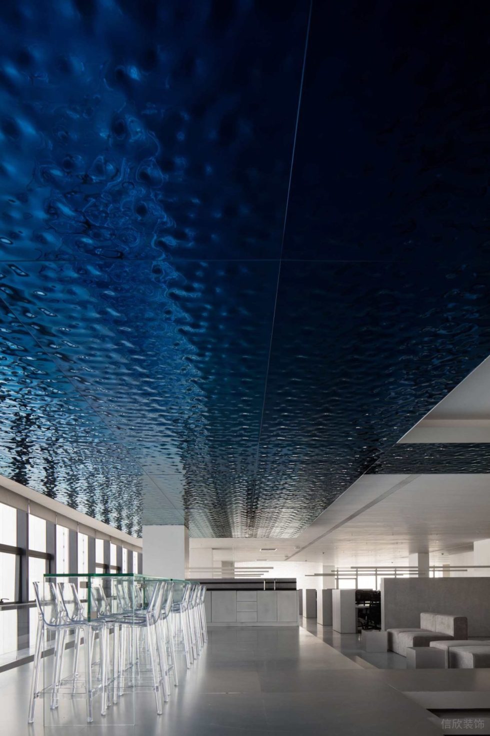 現(xiàn)代時(shí)尚風(fēng)辦公室裝修案例 公共辦公及會(huì)議區(qū)