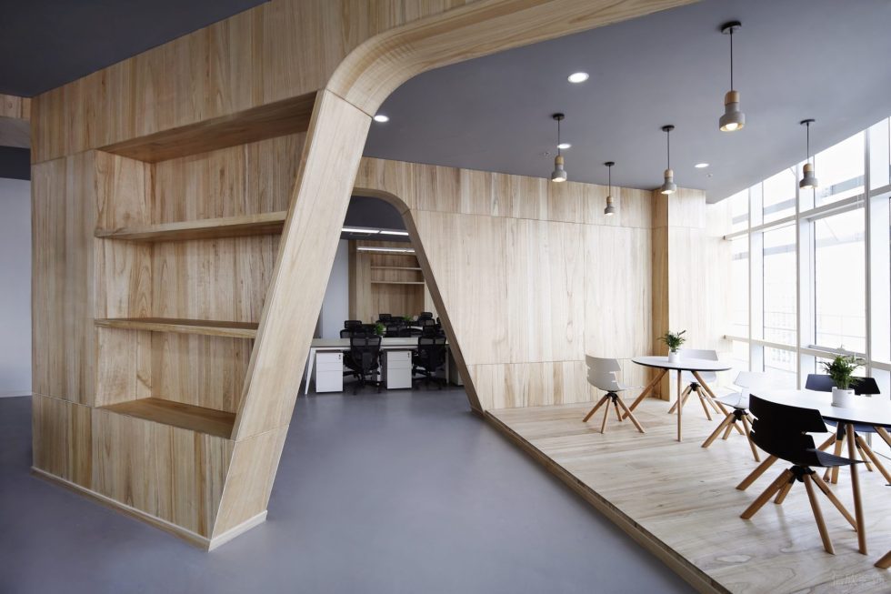 現(xiàn)代原木風辦公室裝修設(shè)計原木色開放式洽談區(qū) 現(xiàn)代原木風辦公室裝修設(shè)計原木色開放式洽談區(qū)