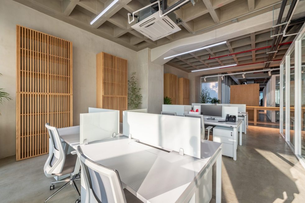 原木工業(yè)風辦公室裝修設計白色辦公桌 原木工業(yè)風辦公室裝修設計白色辦公桌