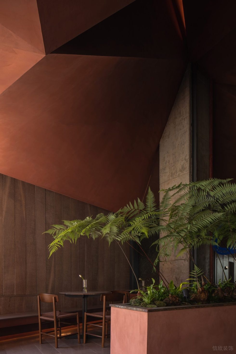 自然原始餐廳角落卡座裝修設(shè)計