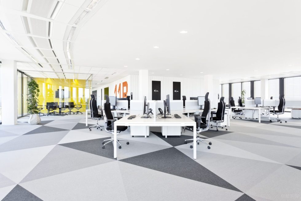 簡約混搭風辦公室裝修設(shè)計灰白色辦公區(qū)