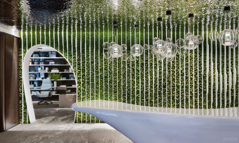 魔幻現(xiàn)代風辦公室裝修設計綠色植被背景墻
