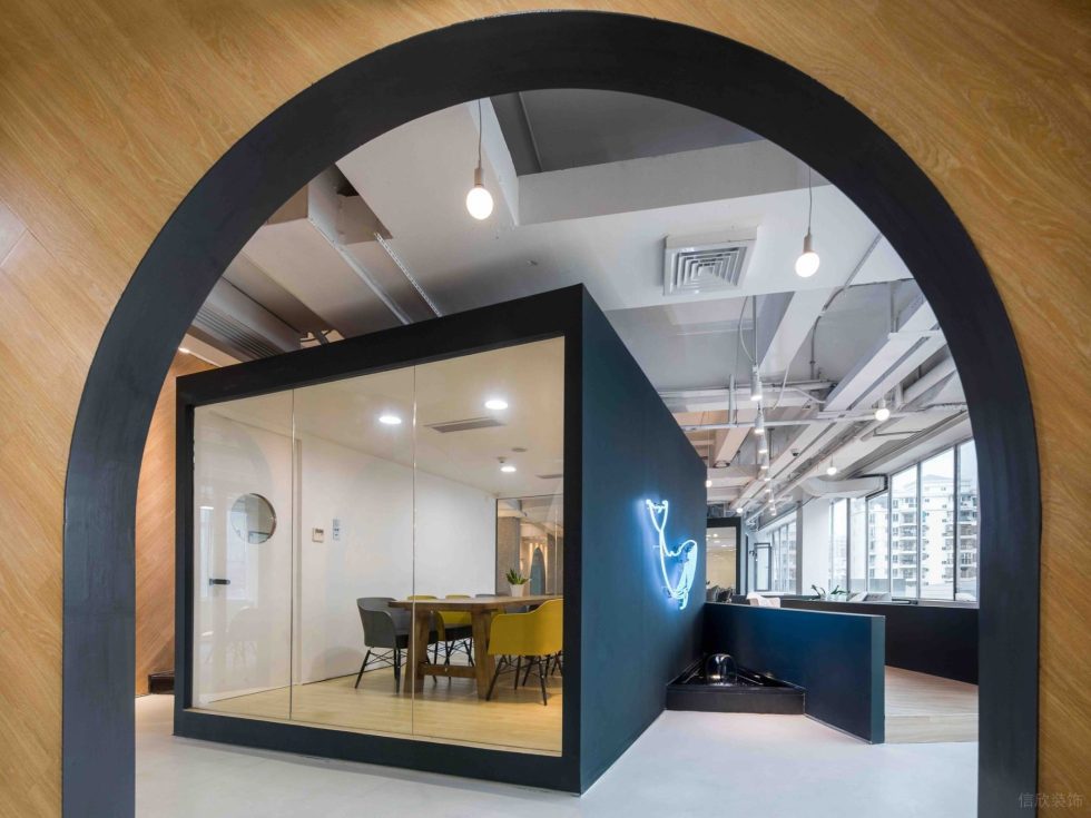 輕工業(yè)風(fēng)格辦公室裝修設(shè)計(jì)淺色盒子造型會議室 輕工業(yè)風(fēng)格辦公室裝修設(shè)計(jì)淺色盒子造型會議室