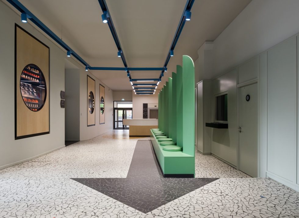 奇趣簡約風辦公室裝修設計綠色定制沙發(fā)等候區(qū)