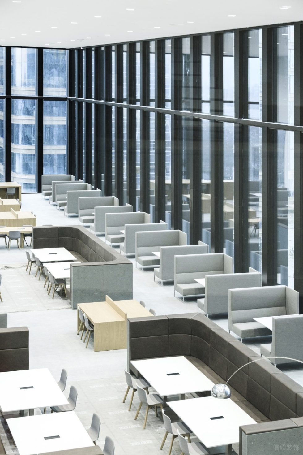 素雅現(xiàn)代風(fēng)辦公室裝修設(shè)計(jì)淡色系洽談接待廳 素雅現(xiàn)代風(fēng)辦公室裝修設(shè)計(jì)淡色系洽談接待廳