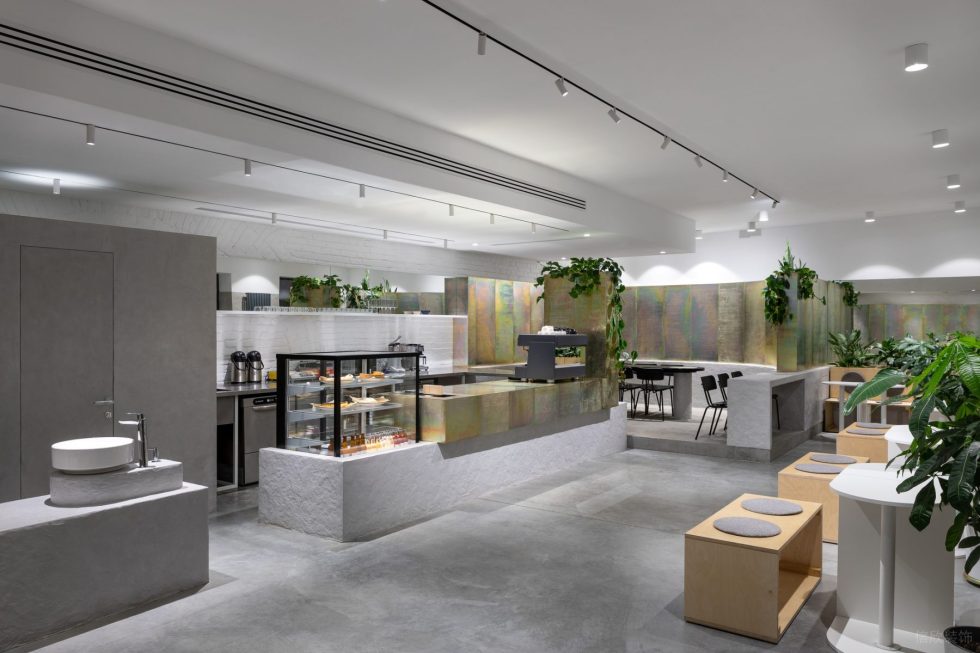 現(xiàn)代極簡(jiǎn)風(fēng)咖啡廳乳白大平頂天花裝修圖