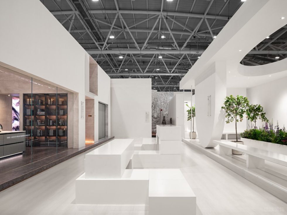 現(xiàn)代簡(jiǎn)約風(fēng)家居實(shí)驗(yàn)館展廳裝修效果圖 頂面鋼架結(jié)構(gòu)