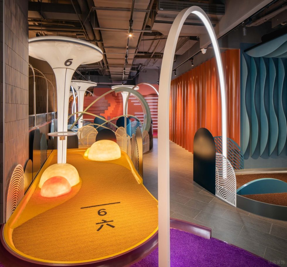 現(xiàn)代輕奢風(fēng)高級餐廳裝修設(shè)計(jì)奇特異形景觀區(qū)設(shè)計(jì)效果圖