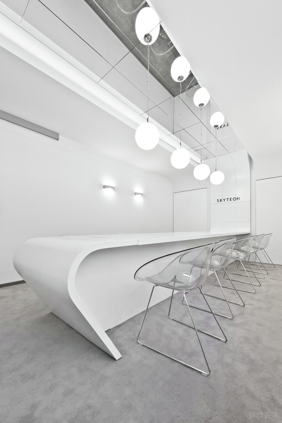 雅白現(xiàn)代風(fēng)辦公室裝修設(shè)計(jì)白色烤漆會(huì)議桌 雅白現(xiàn)代風(fēng)辦公室裝修設(shè)計(jì)白色烤漆會(huì)議桌