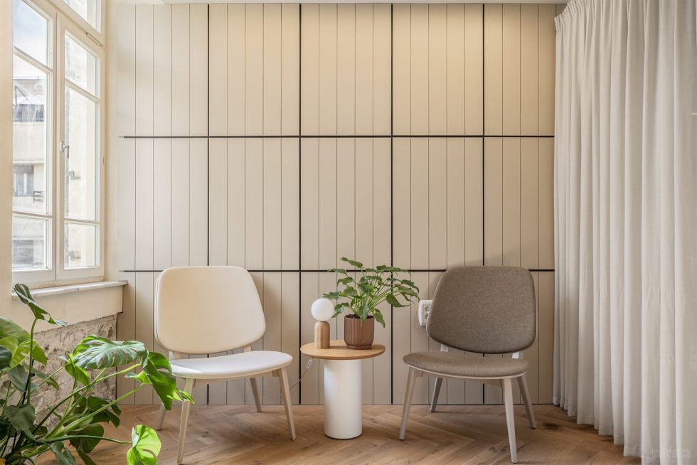 自然簡約風辦公室裝修設計暖白色休息區(qū)