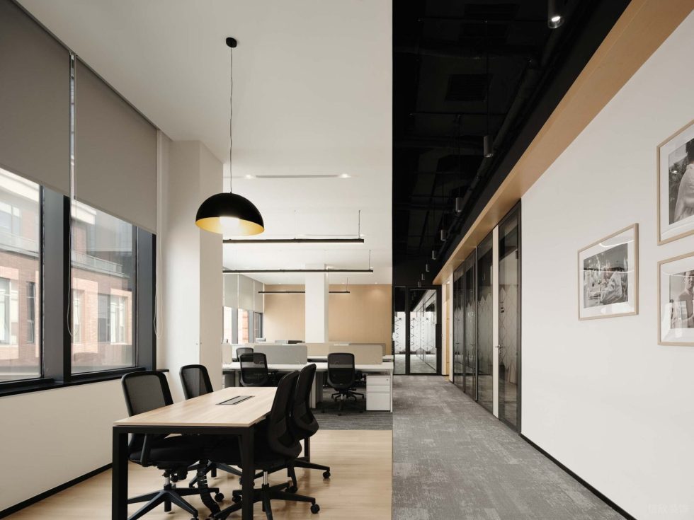 淡雅色簡(jiǎn)約現(xiàn)代風(fēng)辦公室裝修設(shè)計(jì)淺木色開放式討論區(qū) 淡雅色簡(jiǎn)約現(xiàn)代風(fēng)辦公室裝修設(shè)計(jì)淺木色開放式討論區(qū)