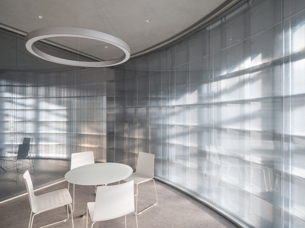 素色調(diào)現(xiàn)代簡約風(fēng)辦公室裝修設(shè)計灰白色洽談室 素色調(diào)現(xiàn)代簡約風(fēng)辦公室裝修設(shè)計灰白色洽談室