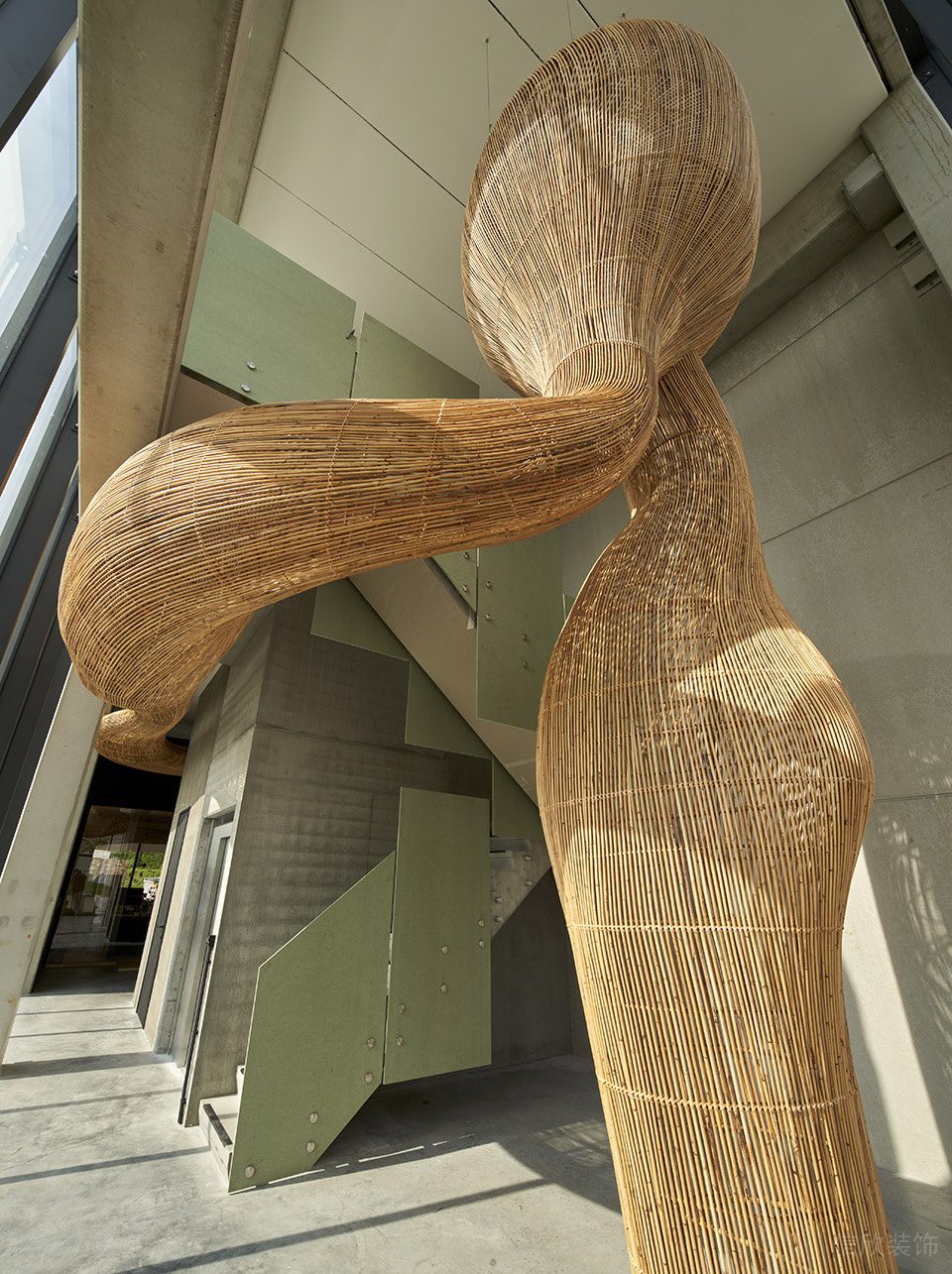 素木色極簡風辦公室裝修設計暖色調(diào)竹編藝術(shù)裝置 素木色極簡風辦公室裝修設計暖色調(diào)竹編藝術(shù)裝置