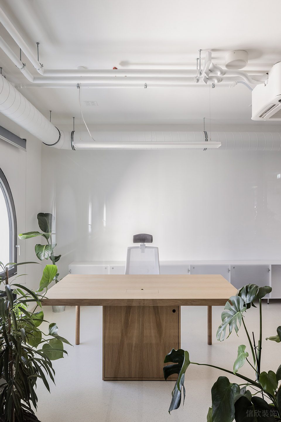 白色簡(jiǎn)約自然風(fēng)辦公室裝修設(shè)計(jì)白色系經(jīng)理辦公室 白色簡(jiǎn)約自然風(fēng)辦公室裝修設(shè)計(jì)白色系經(jīng)理辦公室