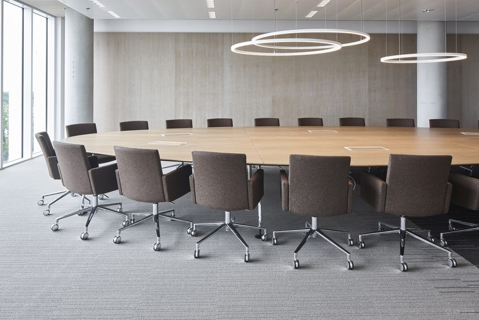 淡色系現(xiàn)代極簡風(fēng)辦公室裝修設(shè)計(jì)淺咖色會(huì)議室 淡色系現(xiàn)代極簡風(fēng)辦公室裝修設(shè)計(jì)淺咖色會(huì)議室