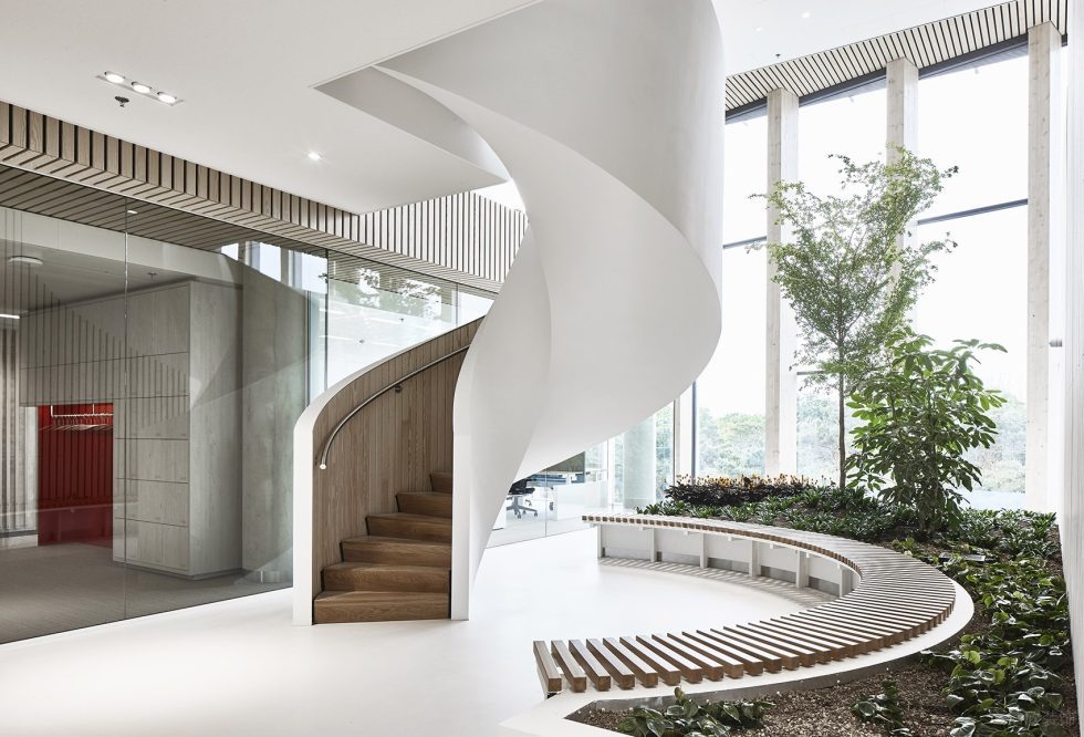 淡色系現(xiàn)代極簡風(fēng)辦公室裝修設(shè)計(jì)白色系樓梯廳 淡色系現(xiàn)代極簡風(fēng)辦公室裝修設(shè)計(jì)白色系樓梯廳