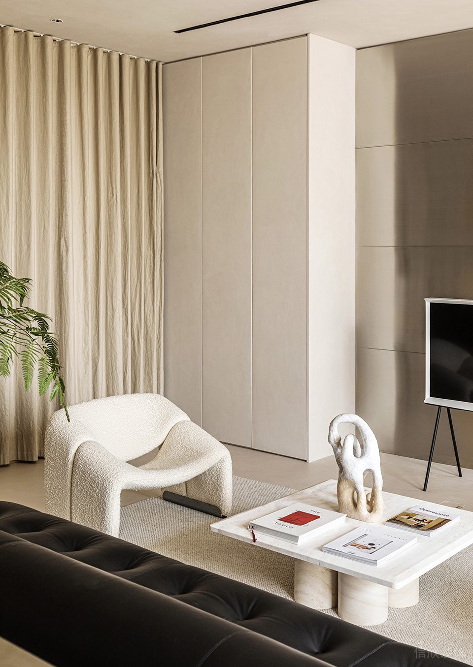 淡色原木簡約風(fēng)辦公室裝修設(shè)計米白色單人沙發(fā) 淡色原木簡約風(fēng)辦公室裝修設(shè)計米白色單人沙發(fā)