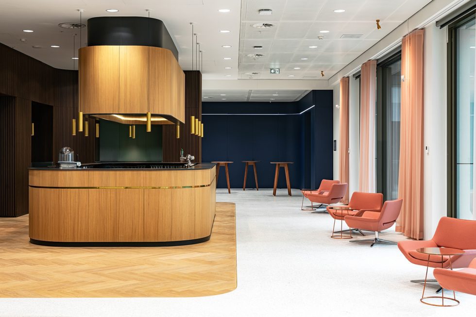 深暖色現(xiàn)代簡(jiǎn)約風(fēng)辦公室裝修設(shè)計(jì)暖色調(diào)洽談廳 深暖色現(xiàn)代簡(jiǎn)約風(fēng)辦公室裝修設(shè)計(jì)暖色調(diào)洽談廳