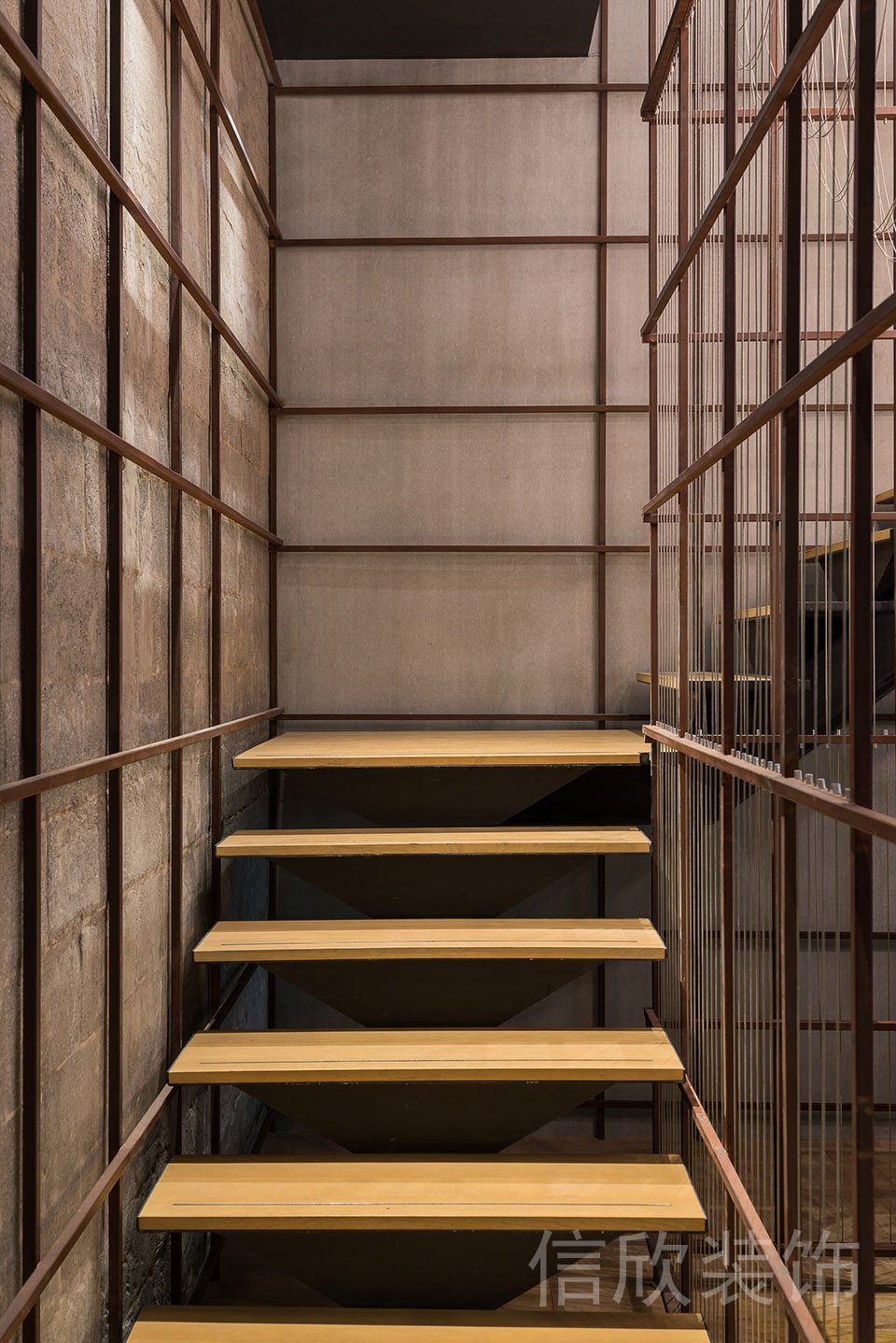 深圳福田沙嘴面館鐵架鋼木樓梯裝修設(shè)計(jì)